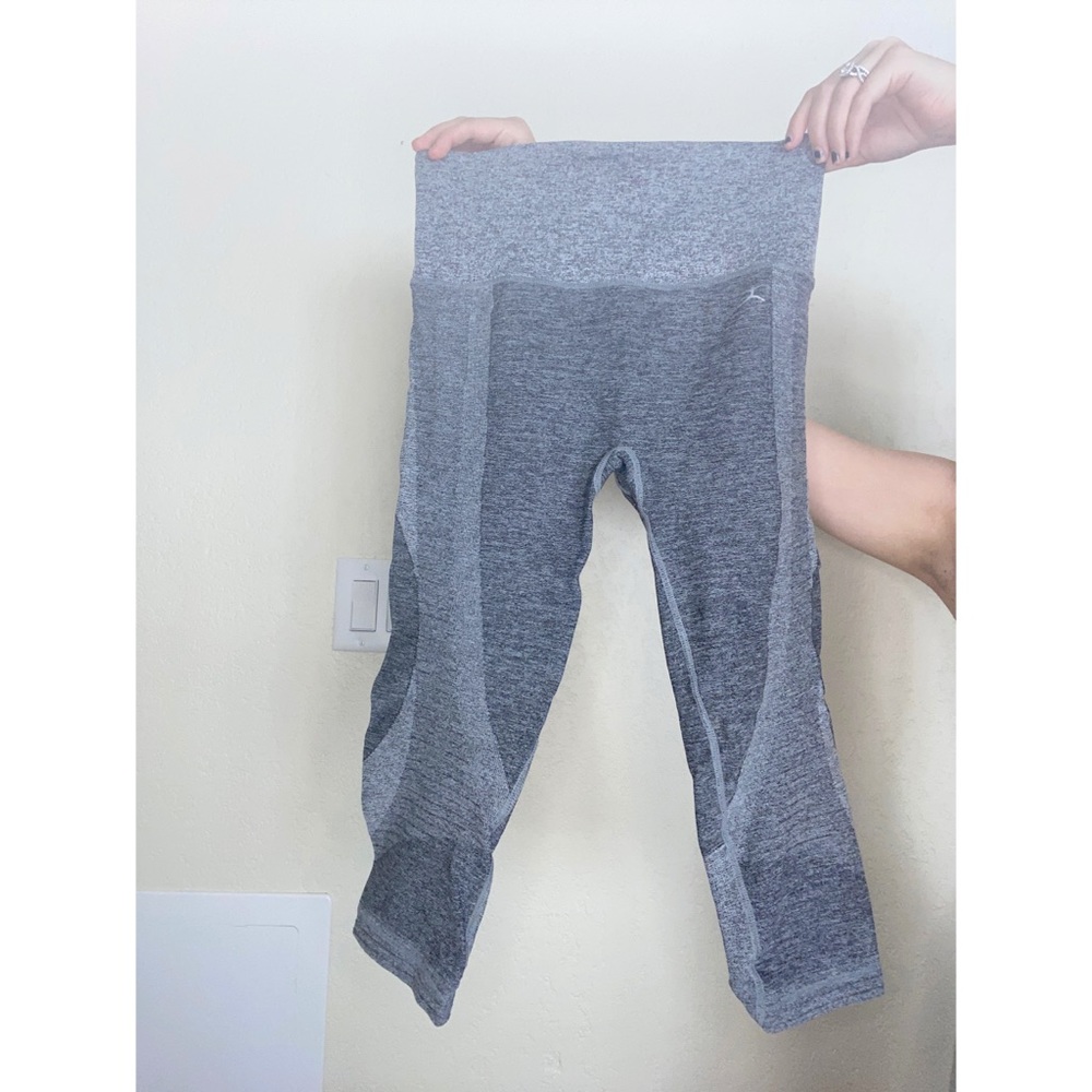 gray capri length leggings